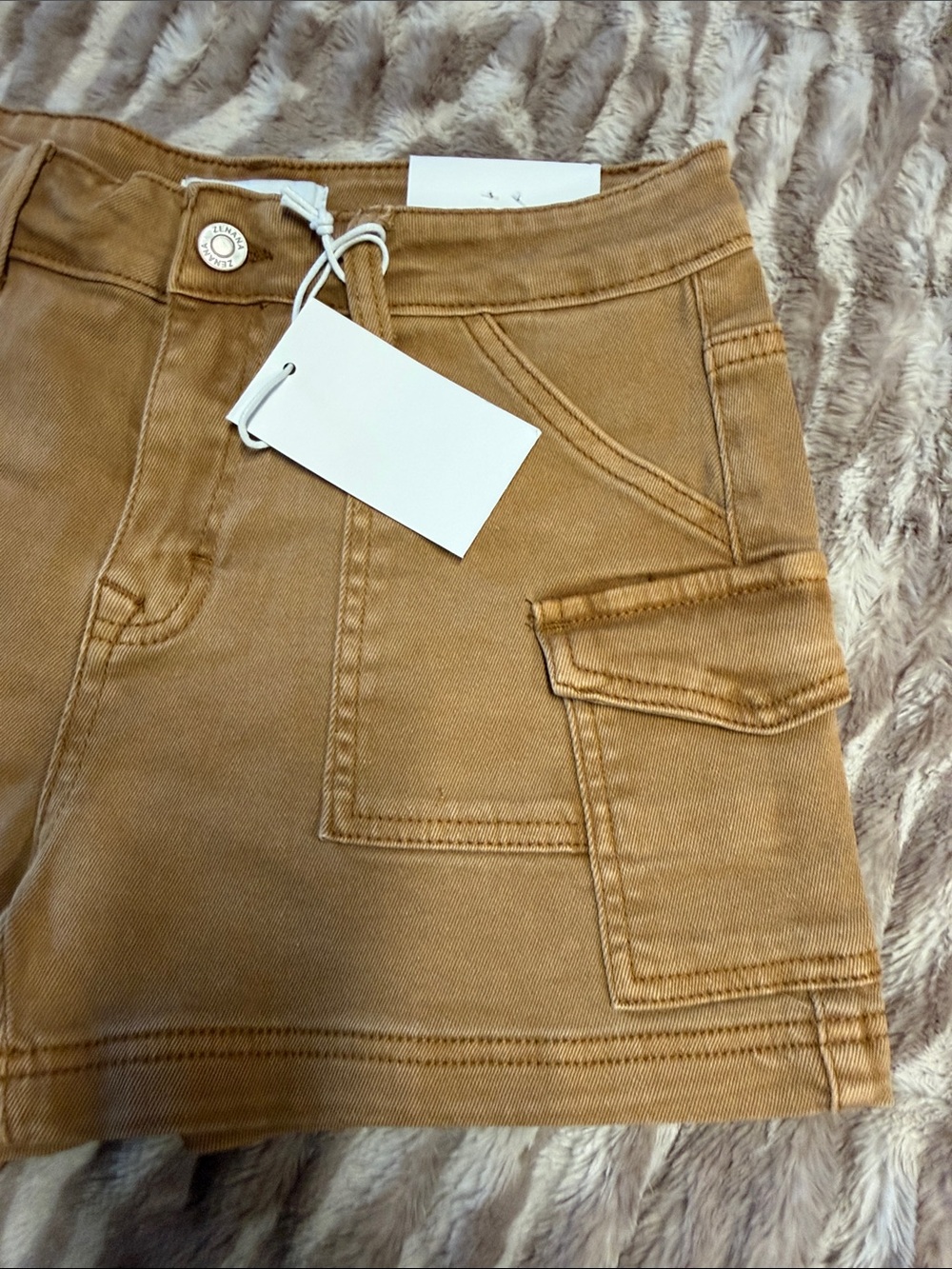 Zenana Outfitters Womens Camel Utility Cargo Shorts - Picture 3 of 5